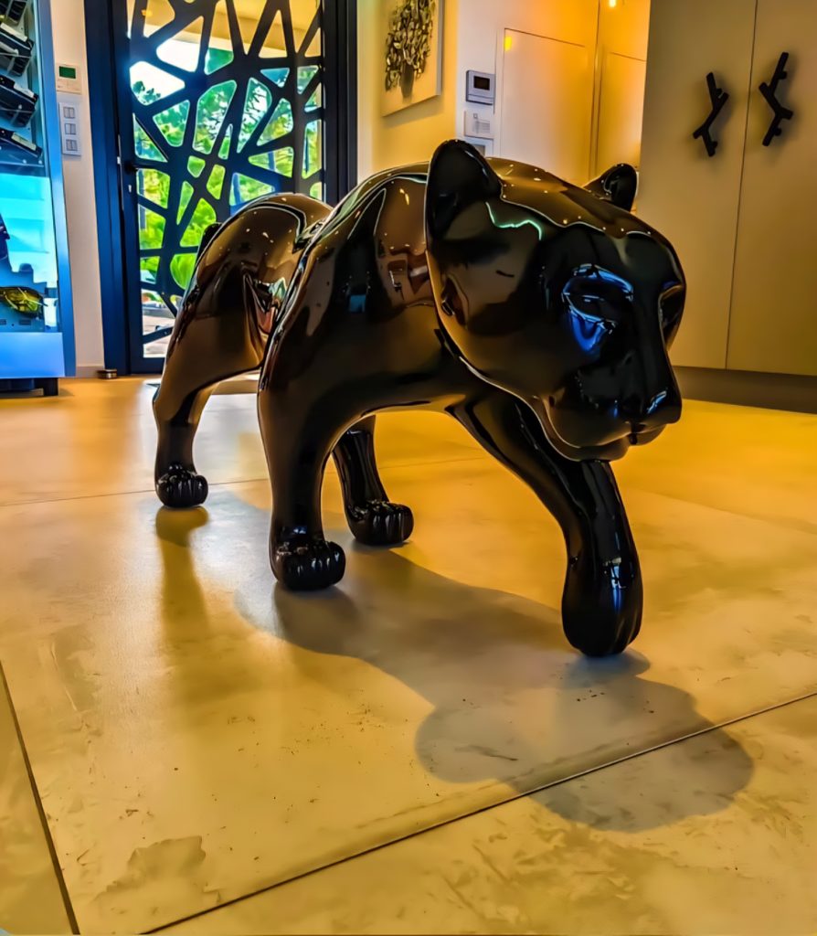 Black Pantera – Sculpture fibre de verre – 135 cm