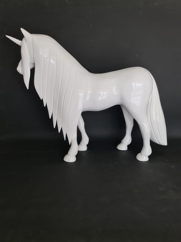 Licorne – sculpture fibre de verre – 50 cm